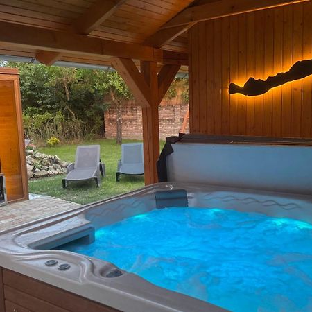 Balaton Apartman บาลาตอนมารีอาเฟือร์เดอ ภายนอก รูปภาพ