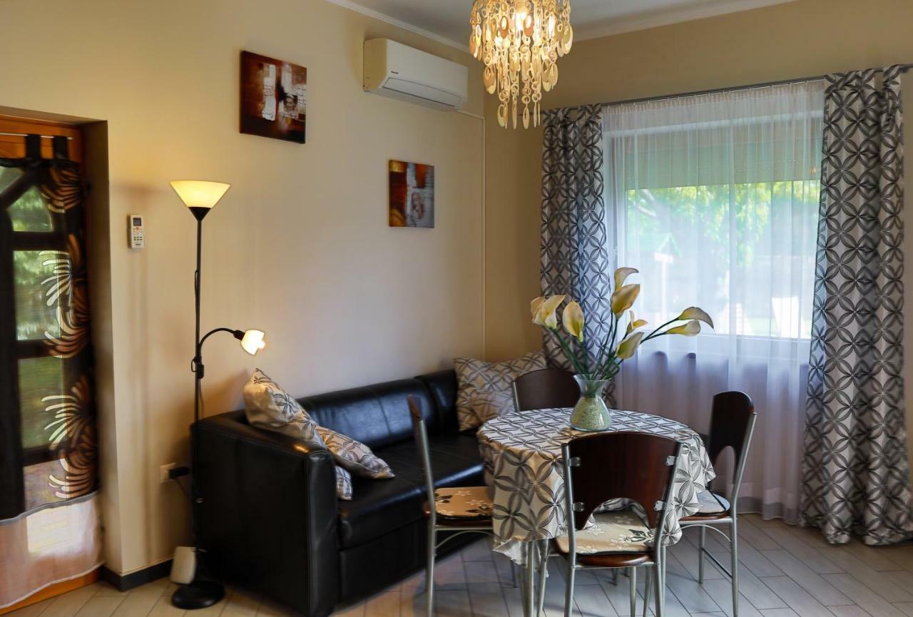 Balaton Apartman บาลาตอนมารีอาเฟือร์เดอ ภายนอก รูปภาพ