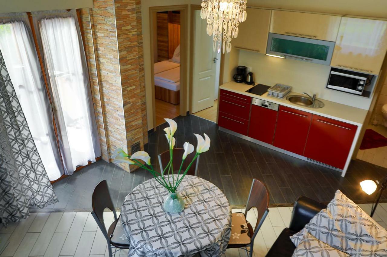 Balaton Apartman บาลาตอนมารีอาเฟือร์เดอ ภายนอก รูปภาพ