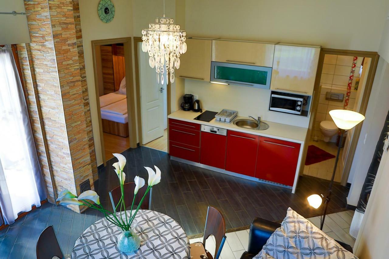 Balaton Apartman บาลาตอนมารีอาเฟือร์เดอ ภายนอก รูปภาพ