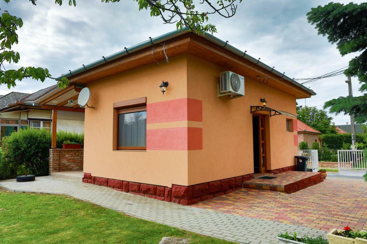 Balaton Apartman บาลาตอนมารีอาเฟือร์เดอ ภายนอก รูปภาพ