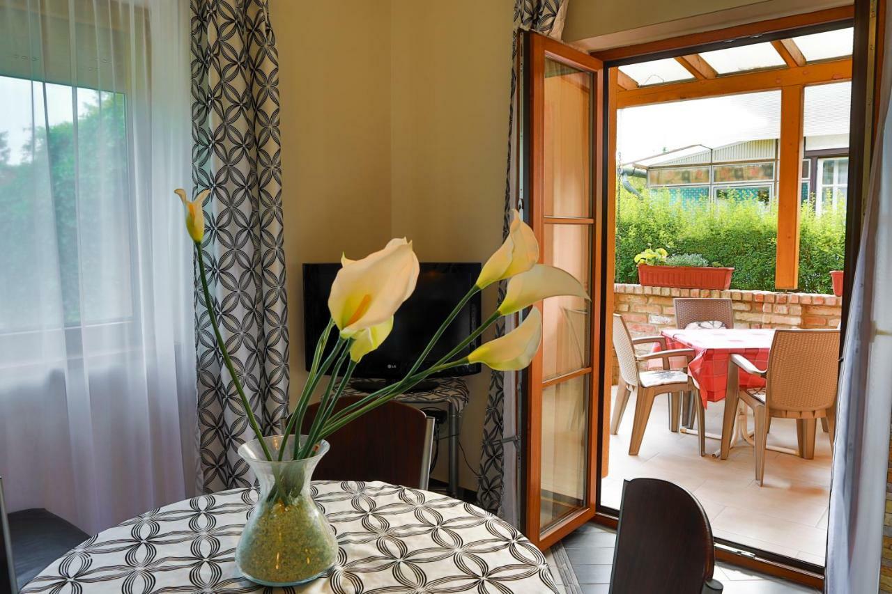Balaton Apartman บาลาตอนมารีอาเฟือร์เดอ ภายนอก รูปภาพ