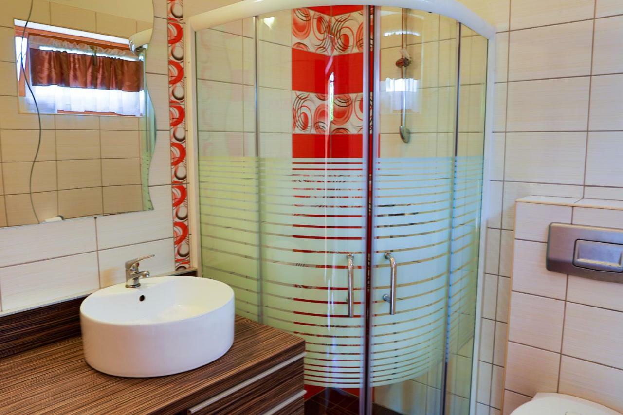 Balaton Apartman บาลาตอนมารีอาเฟือร์เดอ ภายนอก รูปภาพ