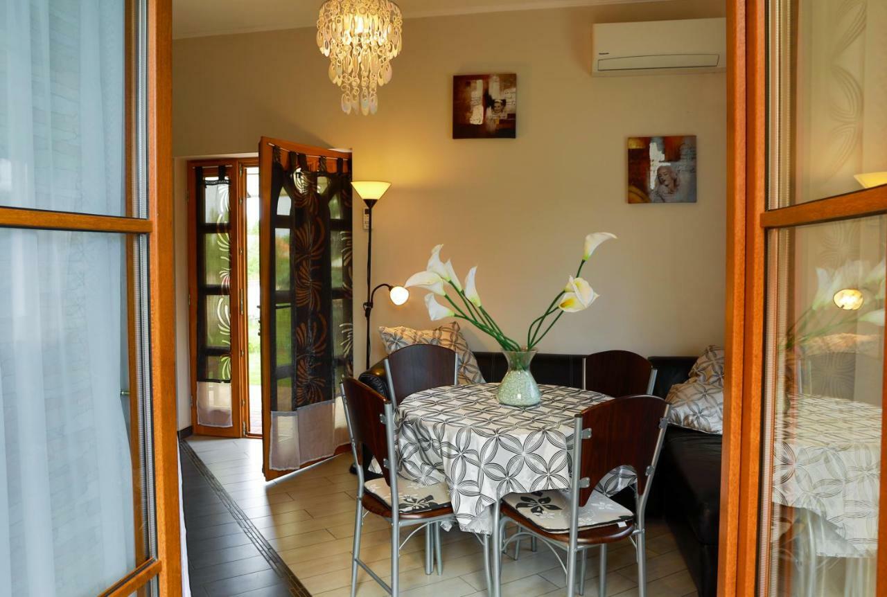 Balaton Apartman บาลาตอนมารีอาเฟือร์เดอ ภายนอก รูปภาพ
